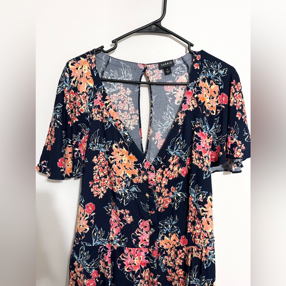 Torrid Plus Size Romper Navy Floral Print Tie Waist | Size 1 | Size 14/16 - Picture 4 of 9